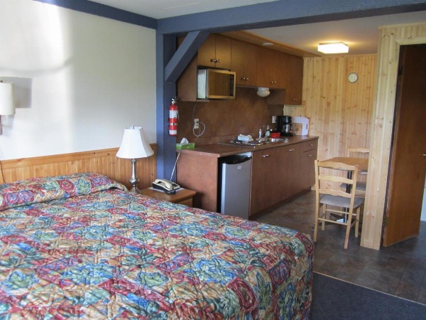 Lakeside Motel image 20